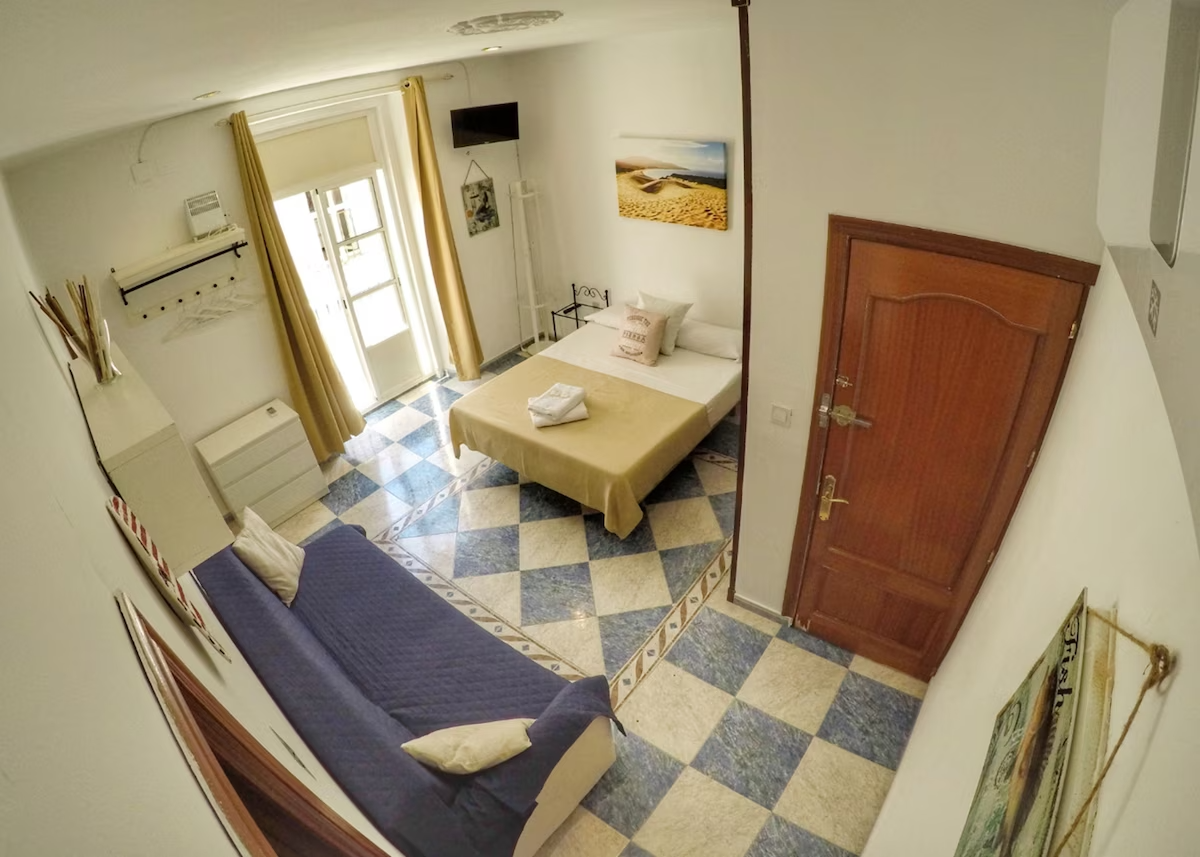 bedroom at spanish galleon lodge